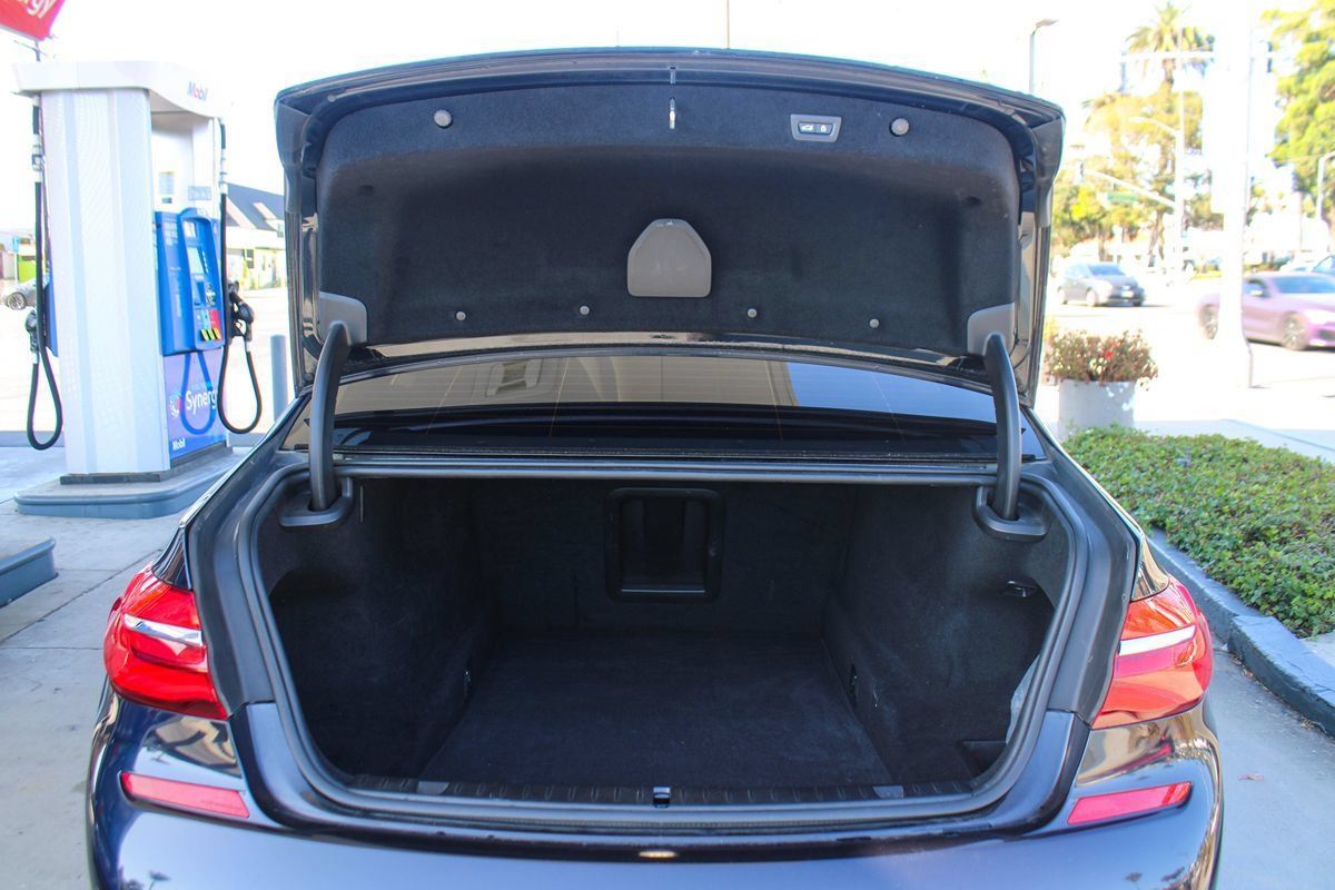 Used 2019 BMW 750i RWD image 37