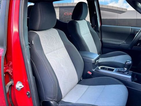 Used 2023 Toyota Tacoma TRD Off-Road image 7