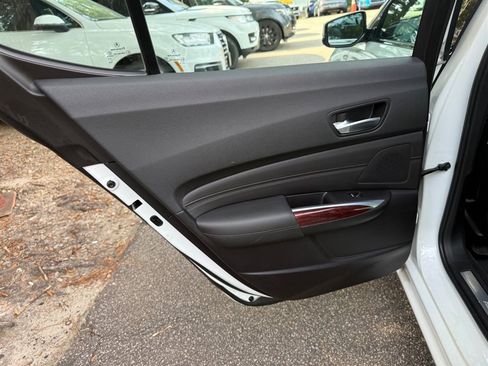 Used 2017 Acura TLX w/ Technology Package FWD image 17