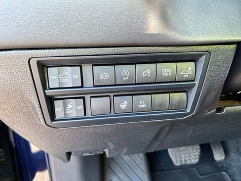 Used 2024 Toyota Tundra Platinum AWD/4WD image 30