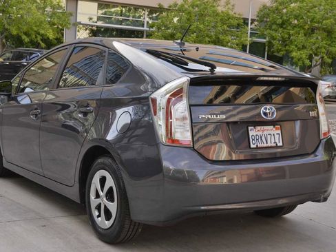 Used 2014 Toyota Prius Three image 7