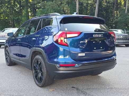 Used 2022 GMC Terrain SLT w/ Elevation Edition FWD image 4