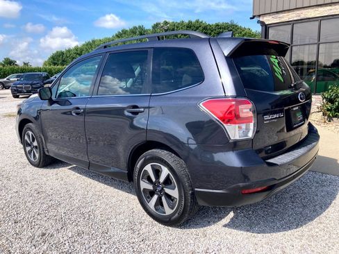 Used 2017 Subaru Forester 2.5i Limited AWD/4WD image 5