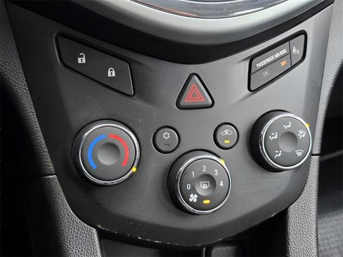 Used 2017 Chevrolet Sonic LS image 31