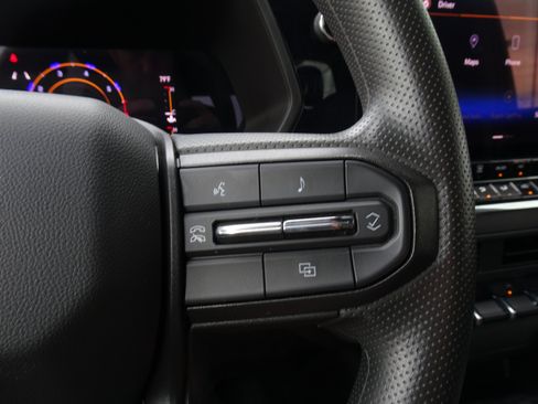 Used 2023 Chevrolet Colorado Trail Boss w/ Technology Package AWD/4WD image 25