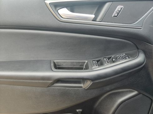 Used 2022 Ford Edge SE image 17