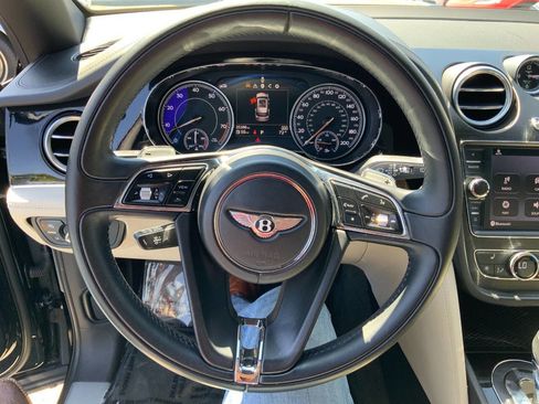 Used 2019 Bentley Bentayga AWD/4WD image 15