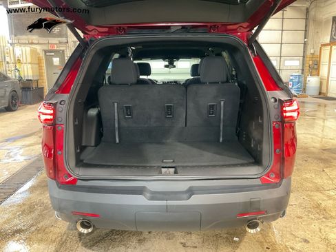 Used 2023 Chevrolet Traverse LT image 24