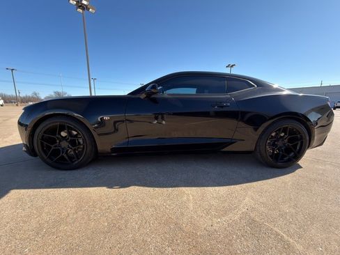 Used 2017 Chevrolet Camaro LT image 9