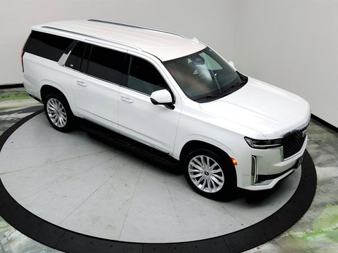 Used 2022 Cadillac Escalade ESV Luxury image 33