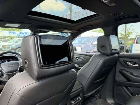 Certified 2023 Chevrolet Traverse Premier w/ Redline Edition AWD/4WD image 16