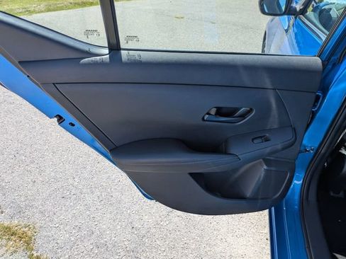 Used 2025 Nissan Sentra SV FWD image 25