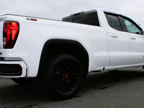 Used 2023 GMC Sierra 1500 Elevation w/ Preferred Package AWD/4WD image 7