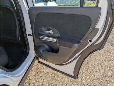 Used 2022 Mercedes-Benz GLA 35 AMG 4MATIC image 37