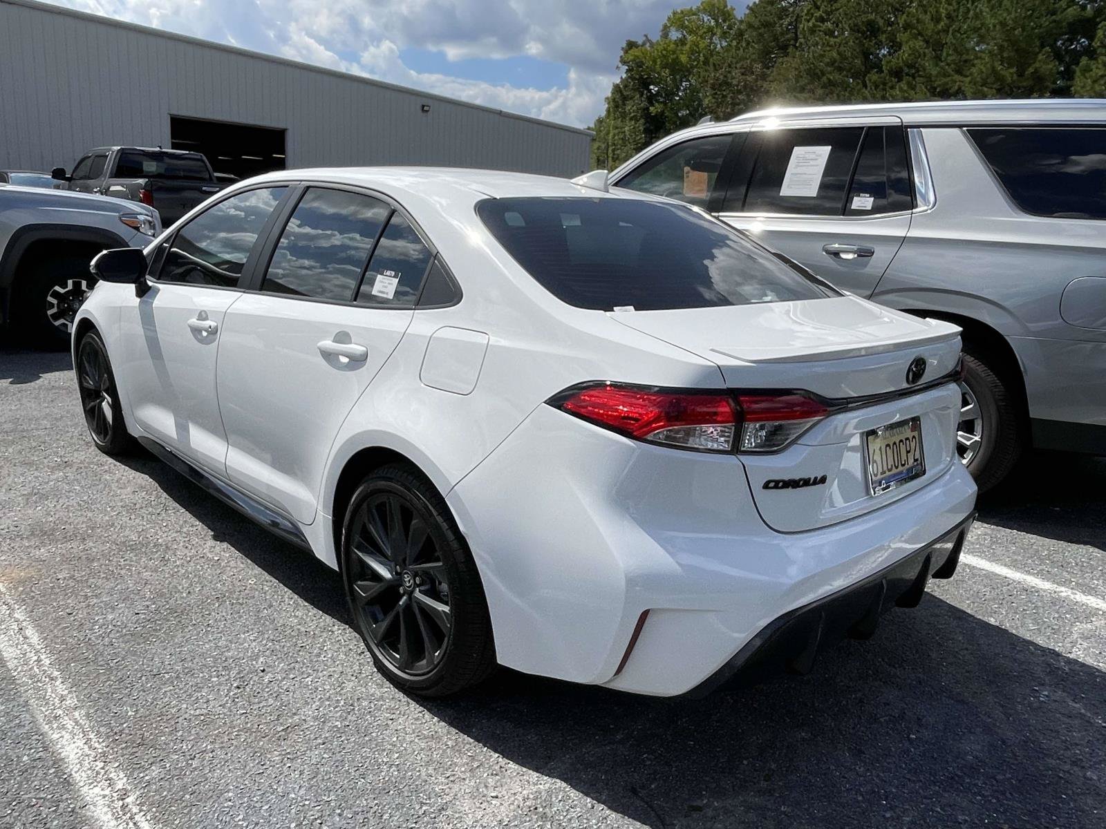 Used 2026 Toyota Corolla SE FWD image 3