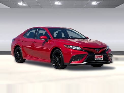 Used 2023 Toyota Camry XSE FWD image 6