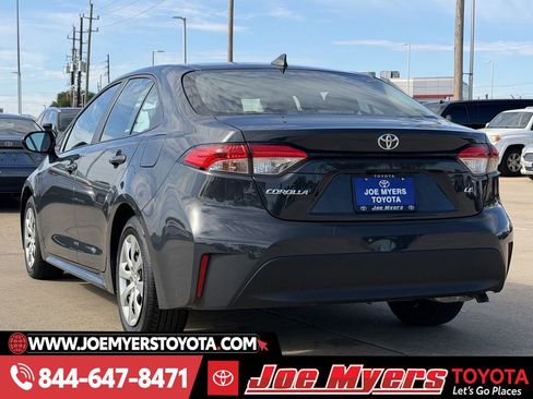 Used 2026 Toyota Corolla LE image 7