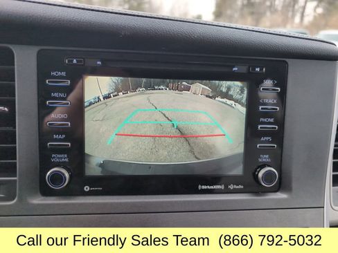 Used 2018 Toyota Sienna XLE Premium image 24