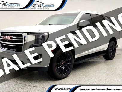 Used 2023 GMC Yukon SLT w/ SLT Premium Package