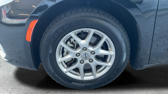 Used 2024 Chrysler Pacifica Touring-L FWD image 25