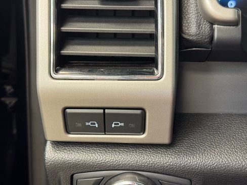 Used 2021 Ford F350 Lariat image 29