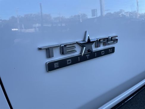 Used 2020 Chevrolet Silverado 2500 LTZ w/ LTZ Texas Edition image 37