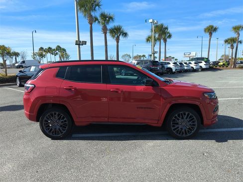 Used 2023 Jeep Compass Limited image 3