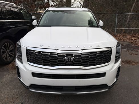 Used 2020 Kia Telluride EX w/ EX Premium Package image 2
