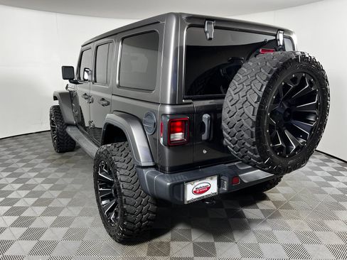 Used 2019 Jeep Wrangler Unlimited Sahara w/ Uconnect 4C Nav & Sound Group AWD/4WD image 7