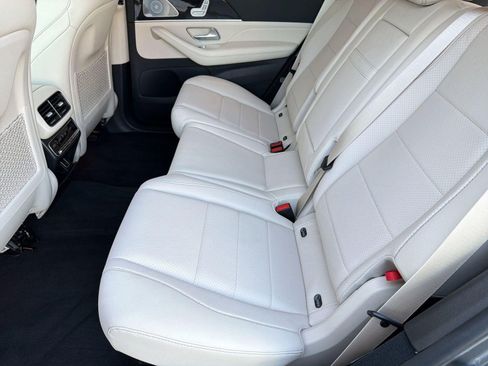 Used 2022 Mercedes-Benz GLS 450 4MATIC image 28