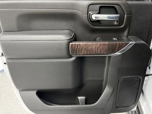 Used 2023 GMC Sierra 3500 Denali w/ Denali Ultimate Package image 39