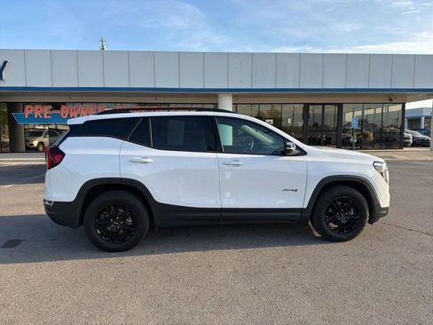 Used 2023 GMC Terrain AT4 image 3