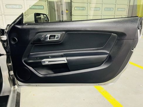 Used 2019 Ford Mustang Coupe image 26