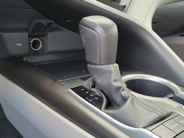 Used 2022 Toyota Camry LE FWD image 25