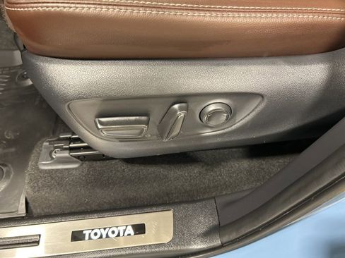 Used 2025 Toyota Land Cruiser w/ Premium Package image 10