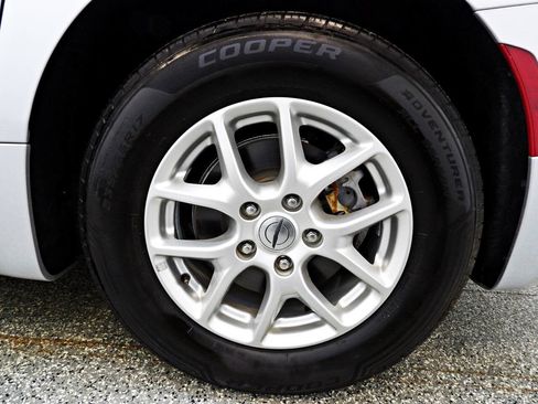 Used 2022 Chrysler Voyager LX FWD image 19