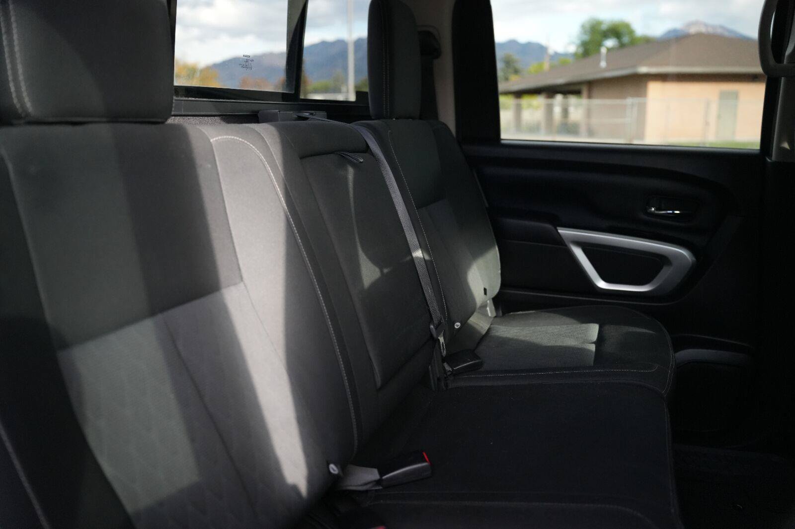 Used 2018 Nissan Titan SV AWD/4WD image 21