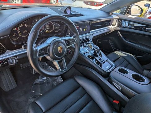 Used 2019 Porsche Panamera 4 image 9