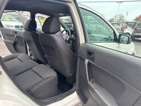 Used 2011 Ford Focus SE image 13