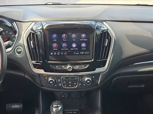 Used 2020 Chevrolet Traverse Premier FWD image 11