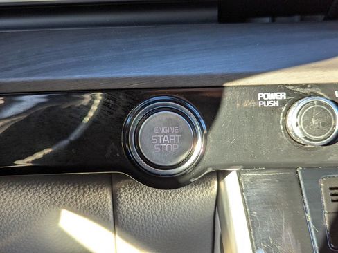 Used 2024 Kia Carnival SX image 27