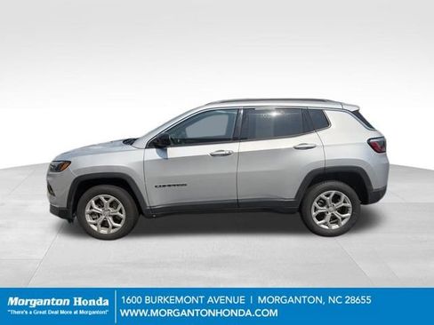 Used 2024 Jeep Compass Latitude AWD/4WD image 5