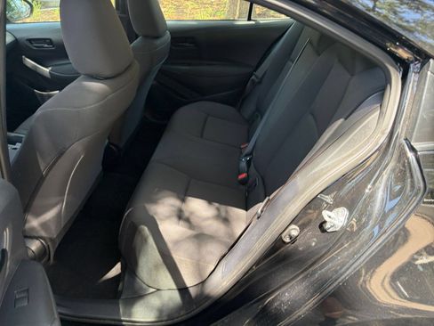 Used 2025 Toyota Corolla LE FWD image 30