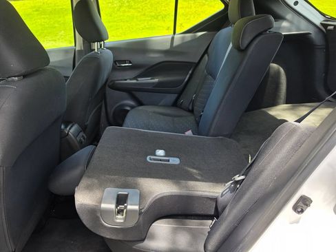 Used 2023 Nissan Kicks SV FWD image 35