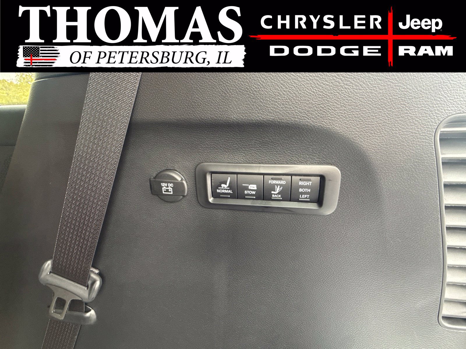 Used 2026 Chrysler Pacifica Pinnacle AWD/4WD image 32