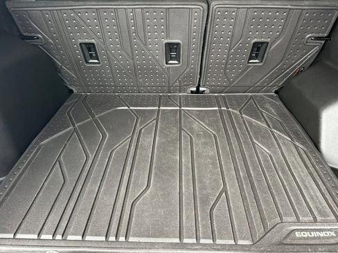 Used 2020 Chevrolet Equinox LT w/ LPO, Floor Liner Package image 15