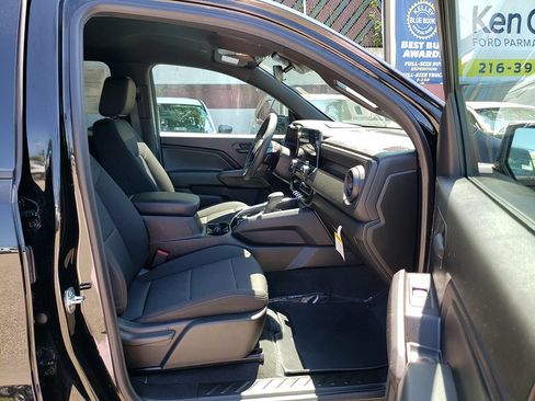 Used 2024 Chevrolet Colorado W/T w/ WT Convenience Package II AWD/4WD image 18
