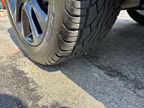 Used 2019 Jeep Grand Cherokee Altitude AWD/4WD image 9