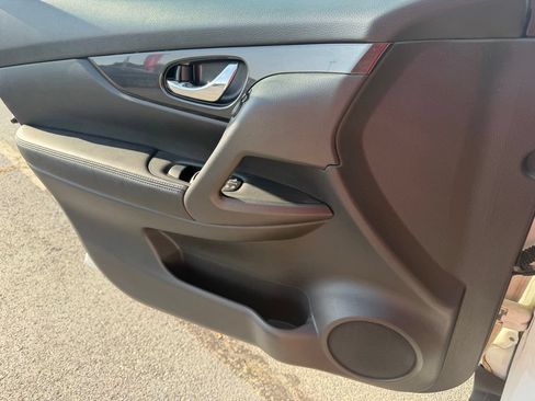 Used 2018 Nissan Rogue S FWD image 14