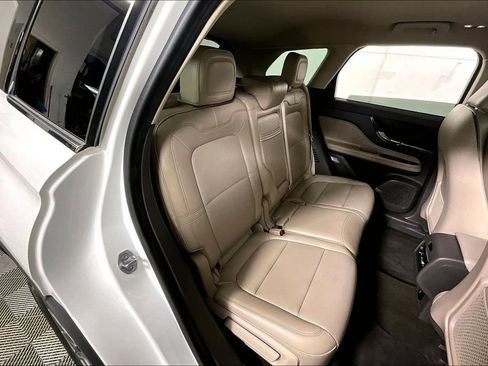 Used 2022 Lincoln Corsair FWD w/ Equipment Group 101A image 27